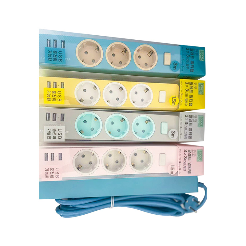Outlet colorati 3 prese KC Standard con 3 porte USB e 1 switch master